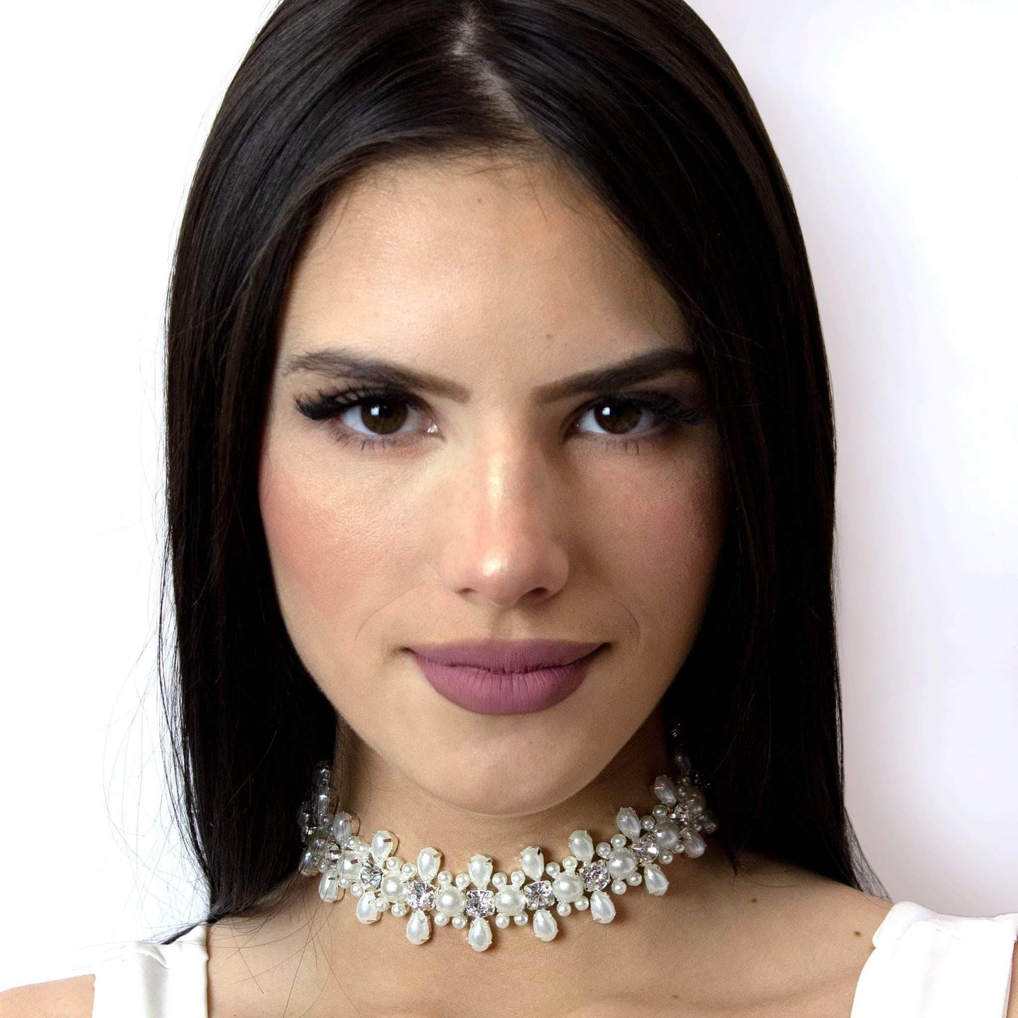 #16712 - Stretch Pearl Cluster Choker-1