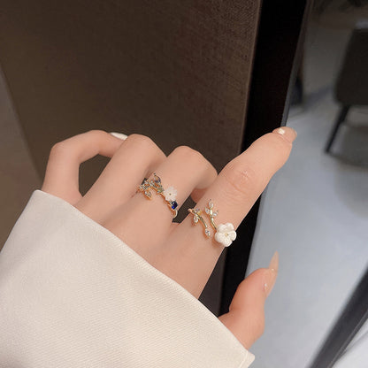 Zircon flower ring
