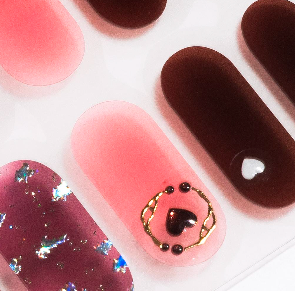 Darkness Heart Gel Nails-1